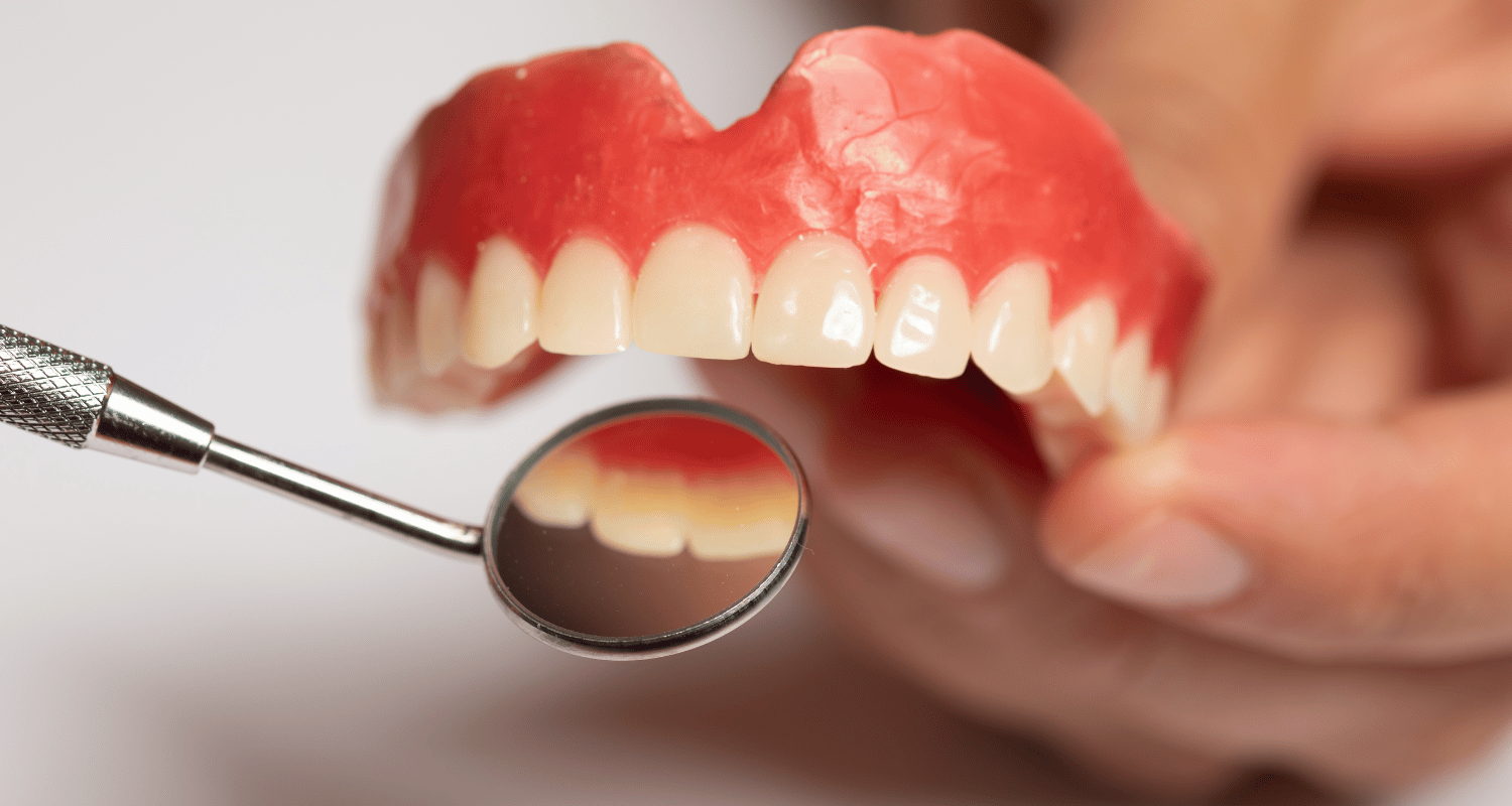 Prótesis dentales con implantes dentales